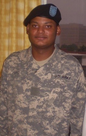 Joven oficial Emmanuel de Jesús López Urena